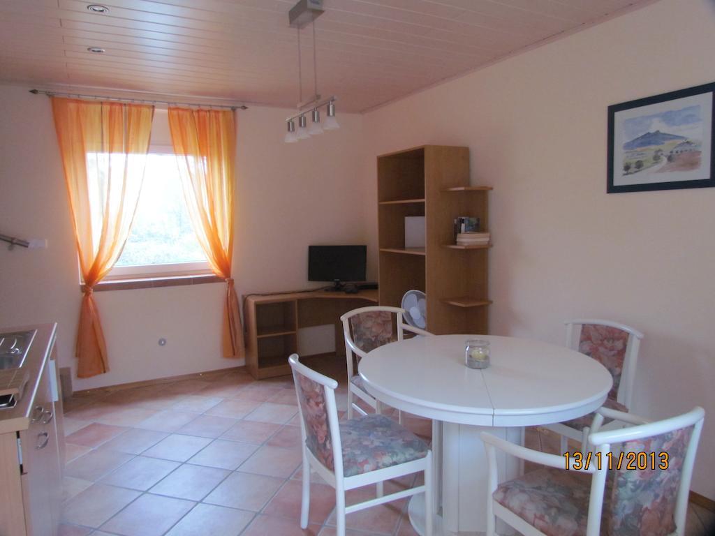 Alt Baden Apartement Dunaszekcso Pokoj fotografie