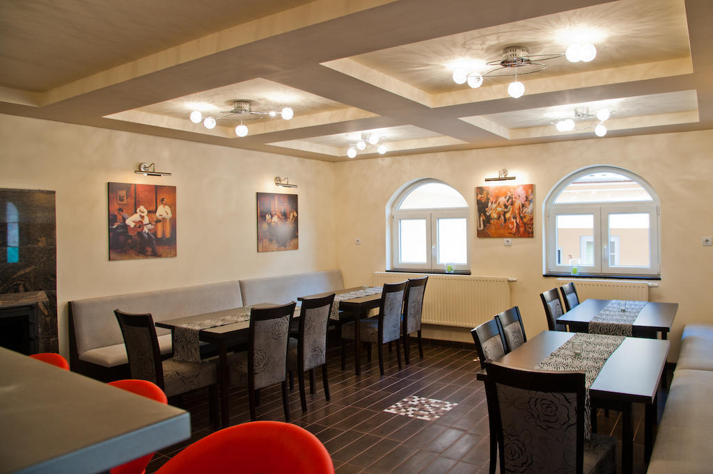 Alt Baden Apartement Dunaszekcso Exteriér fotografie